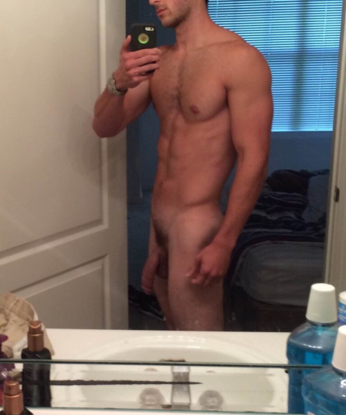 Alec - Hunk Self Shot